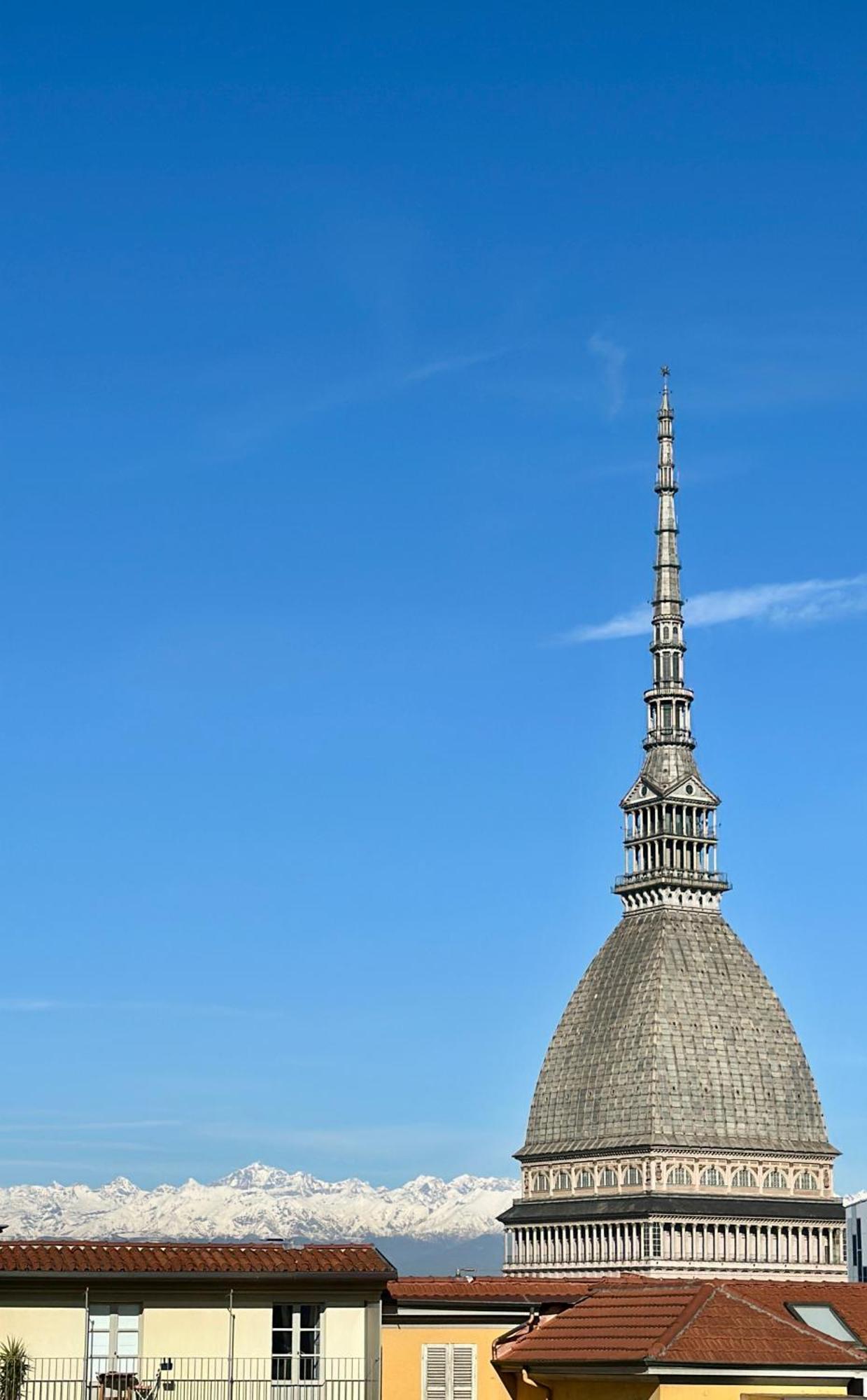 トリノLe Finestre Sulla Moleアパートメント エクステリア 写真